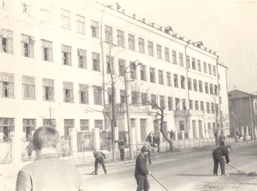 Фотография школы.